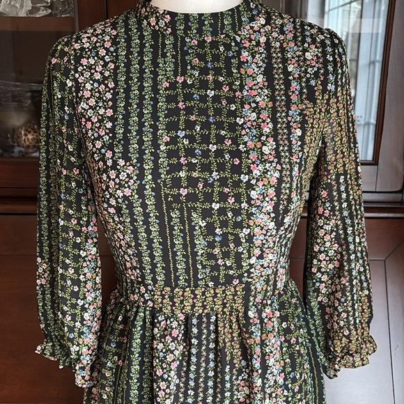 Forever 21 Floral Green Dress S - Picture 2 of 12